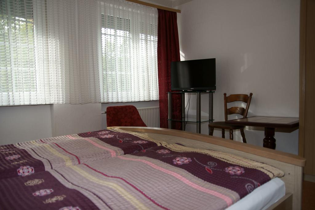 Alte Winzerschenke Hotel บรูทิกก์ ฟังเคิล ภายนอก รูปภาพ